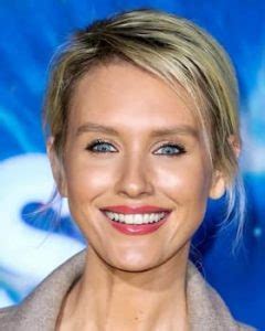 Nicky Whelan IMDb, Bio, Wiki, Age, Husband, Movies, & Net Worth